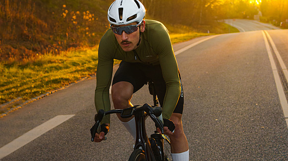 GripGrab-SS25-PACR-Long-Sleeve-1920x1080px-V03-wotxt