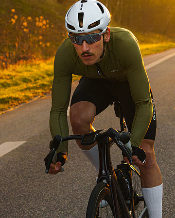 GripGrab-SS25-PACR-Long-Sleeve-1080x1350px-V03-wotxt